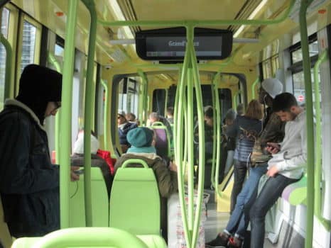 Affluence dans les transports en commun : un nouvel outil expérimenté dans l’agglomération grenobloise